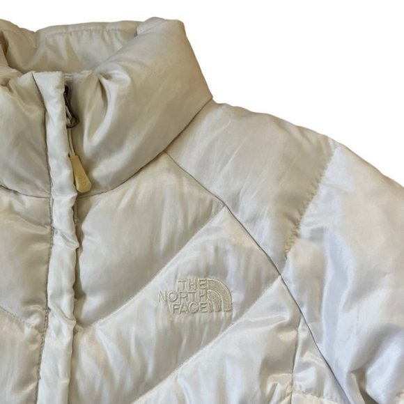 White The North Face Women's Puffer Jacket Size XS - Picture 3 of 12